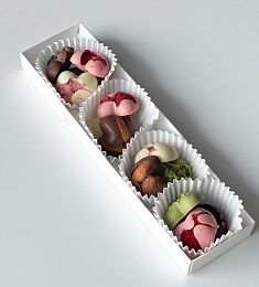 Бокс "Сердечки" шоколадные сердечки с начинкой