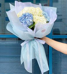 Букет из 5 королевских гортензий