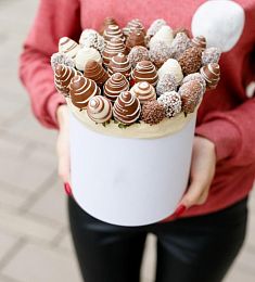 Клубничный бокс "София" клубника в итальянском шоколаде