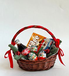 Подарочная корзина "Радостный сюрприз"