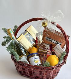 Подарочная корзина "Искристый комплимент"